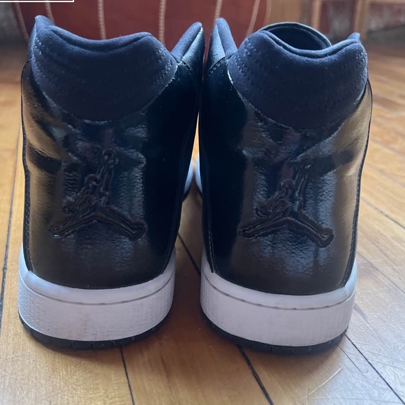 Jordan Illusions - Picture 3 of 8